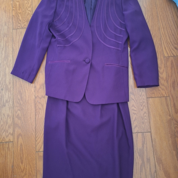 Purple Power Suit Easter - Picture 16 of 16